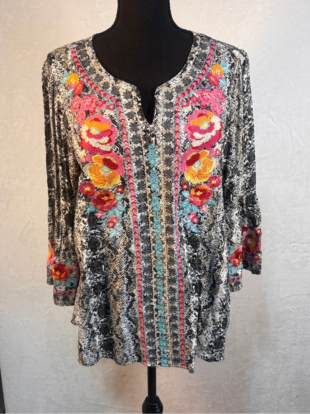 Savanna Jane Snake Print Floral Embroidered Blouse Boho Bell Sleeve Top M